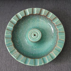 The Hyde Park Made In USA No. 1910 Ceramic Ash Tray